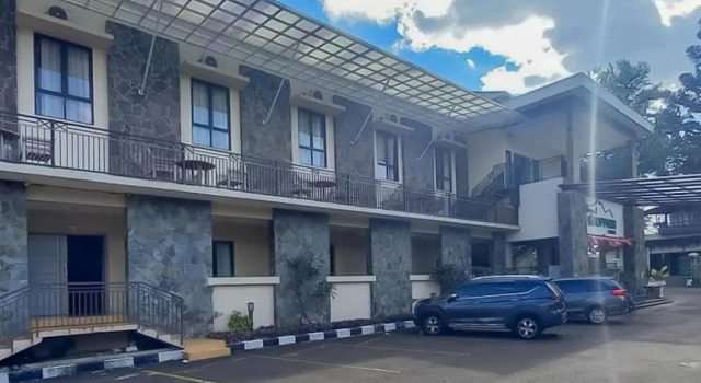 RedDoorz Premium @ Griya Inkoppabri Cisarua Puncak