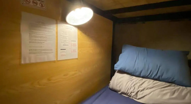 Кровать в общем номере Hostel-John Cafe and Beer