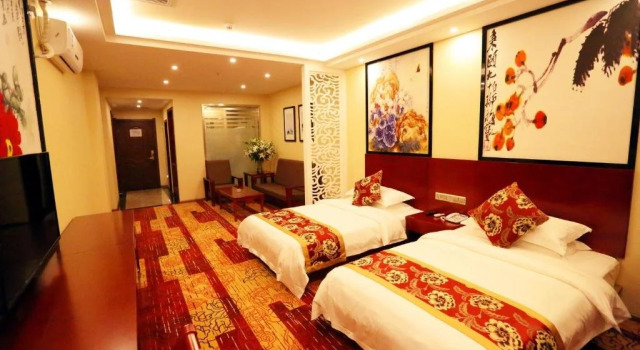 Kunming Yunzhixing Qihua Hotel, Rezerwuj Hotel Hotele w Kunming z parkingiem, Parking