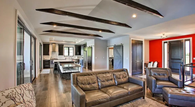 Коттедж Sunroom + Hot Tub! Waterfront Silver Lake Home