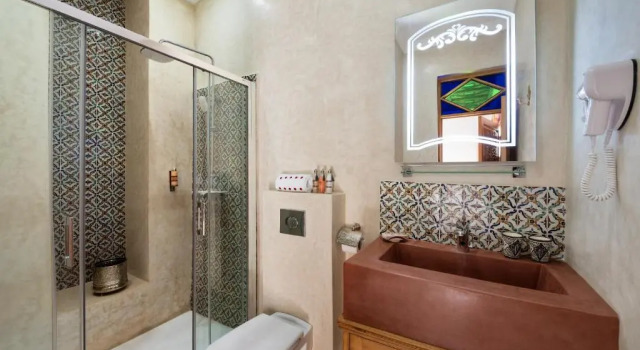 Camera Standard Emmas Riad