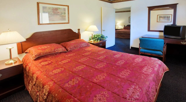 Anaheim Astoria Inn & Suites, Забронировать Отель Анахайм Disneyland California, рядом с Курорт Disneyland® Resort