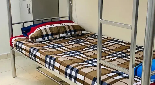 Кровать в общем номере Brand New Boys Hostel in Deira Dubai