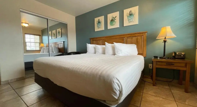 Arizona Sunset Inn & Suites, Buchen Sie Hotel Willcox Arizona, in der Nähe von Schwertner House