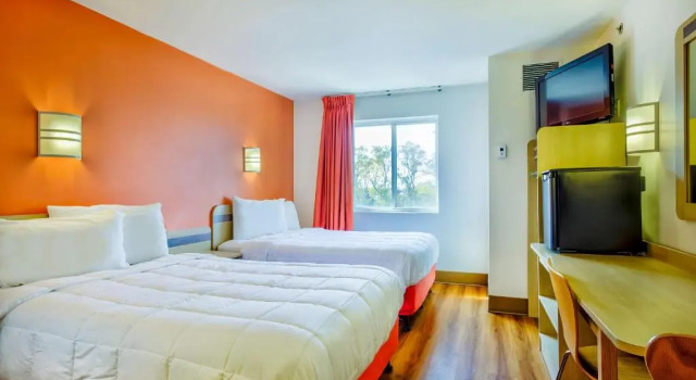 Четырёхместный номер Standard Motel 6-Burlington, ON - Toronto West - Oakville