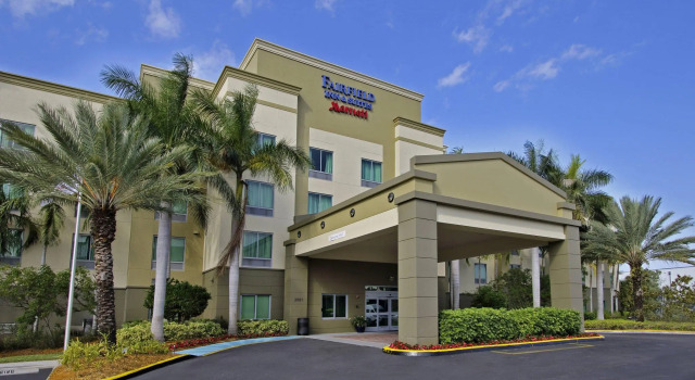 Fairfield Inn & Suites Fort Lauderdale Airport & Cruise Port, Забронировать Отель Дания-Бич Broward County