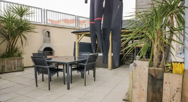 Fistral Apres Surf, Забронировать Дом для отпуска Отели Ньюки с парковкой, Парковка