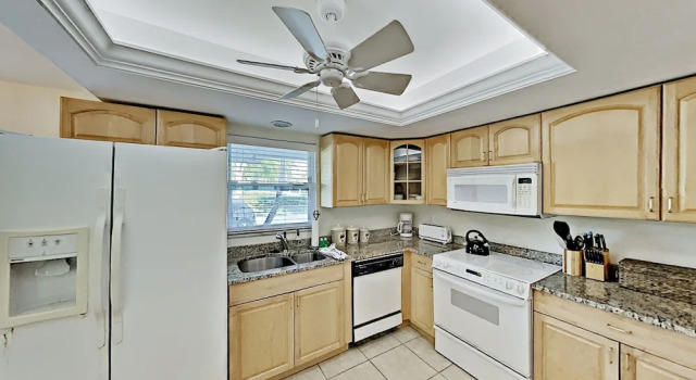 2983Binn 3 Bedroom Duplex