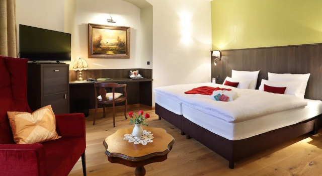 Hotel Garni Schloß Schönberg, Book Hotel Hotels in Saxony with Parking, Parking