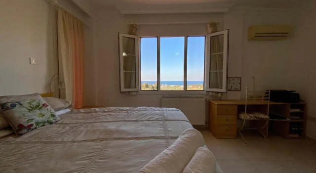 4 Bedroom Deluxe Villa with Mountain and Sea View, Rezervovat Vila Hotely v Northern Cyprus s parkováním, Parkování