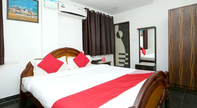 OYO 12498 Hotel Sea Rock