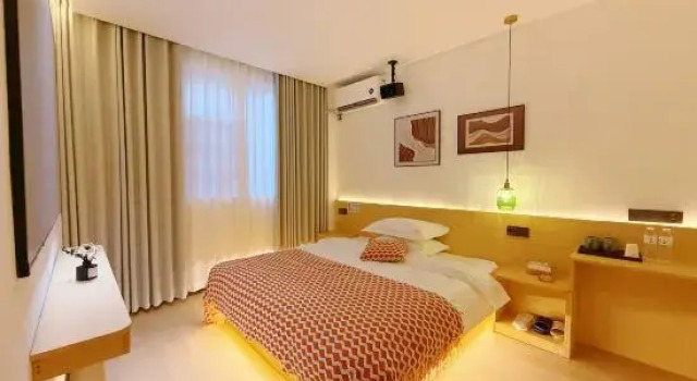 Люкс Comfort Ceramics-Themed Family Hotel (Taoxichuan) - Terraced Courtyard & Designer Gardens
