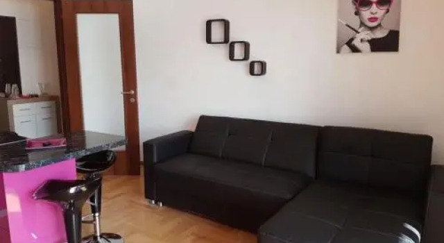 Apartment Lara, Rezerwuj Apartament Hotele w Strožanac z parkingiem, Parking