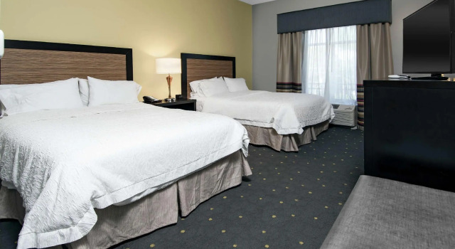 Четырёхместный номер Standard Hampton Inn & Suites - Raleigh Downtown
