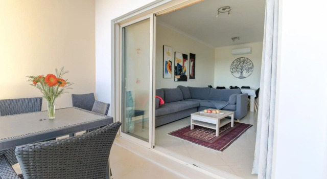 #004 Amazing T2 with seaview and pool 900m beach