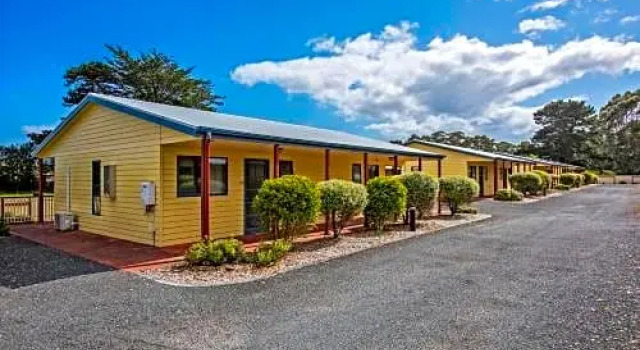 Студия Marsden Court Apartments