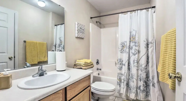 Апартаменты Tallahassee Townhome 4 Mi to College Town