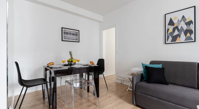 Eiffel Tower - Bir Hakeim Apartment, Забронировать Апартаменты/квартира Париж Иль-де-Франс, рядом с Espace Nadeshiko Paris France