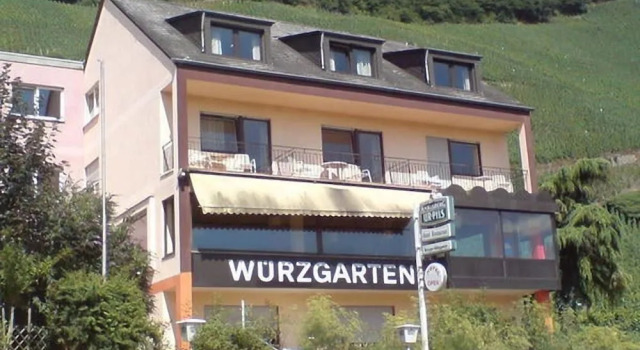 Hotel Ürziger Würzgarten, Забронировать Отель Ирциг 