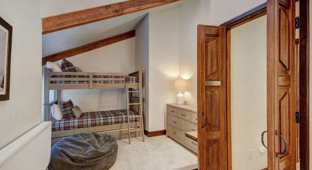 Creekside Chateau Private Waterfall Creek Breck Private Nature Setting Spa, Book Ferieresort Resorthoteller i Vail Ski, Ferieresort