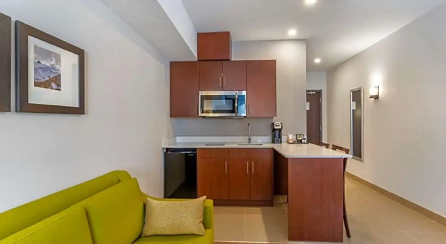 Люкс Standard Comfort Inn & Suites