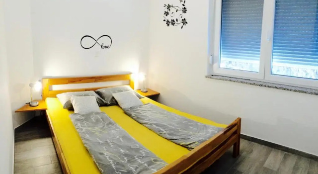 Apartment Dvorska, Забронировать Апартаменты/квартира Отели Приморско-Горанской жупания с парковкой, Парковка