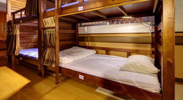 Guest House Grand Naha, Забронировать Гостевой дом Наха Окинава, рядом с Здание администрации префектуры Окинавы
