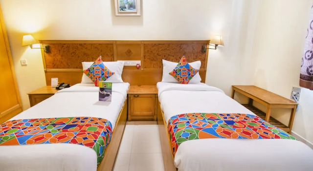 Двухместный номер Deluxe FabHotel Metro Manor Central Station