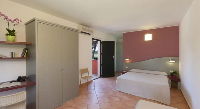 Трёхместный номер Standard с балконом Residence Pineta