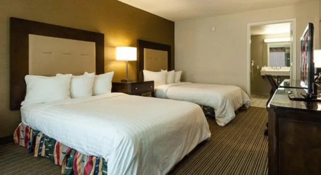 Best Western Dekalb Inn & Suites, Prenota Hotel DeKalb Illinois