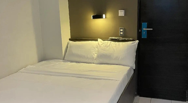 San Antonios Place Hotel, Rezervovat Hotel Manila 