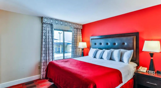Люкс Polynesian Hotel & Suites Wisconsin Dells/Lake Delton