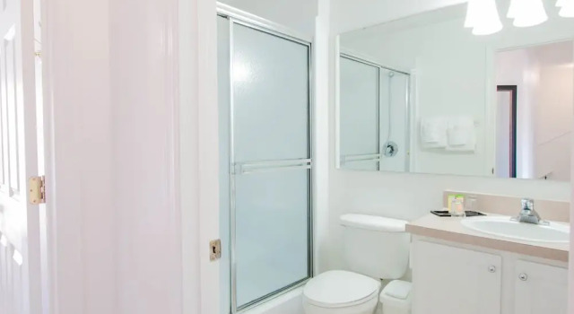 Номер Comfort Berkley Lake Townhomes