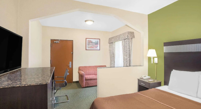 Двухместный номер Standard Howard Johnson by Wyndham North Bergen