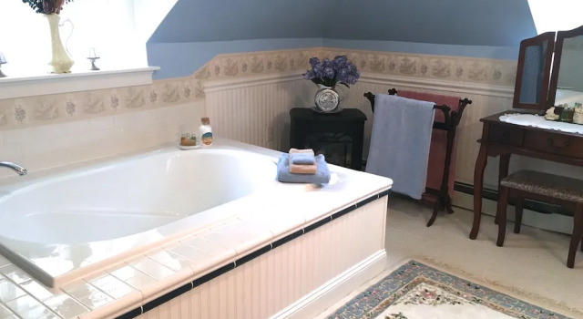 Люкс с балконом Sutton House B & B