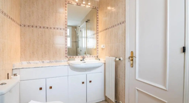 tuGuest Grisolia House, Buchen Sie Hotel Armilla Andalusien