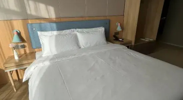 Люкс Homeinn Hotel (Fei County Heping Road County Government)