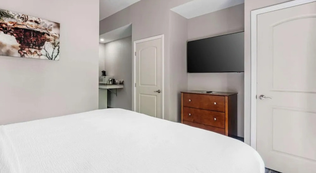 Четырёхместный номер Standard Country Inn & Suites by Radisson, Pickerington, OH