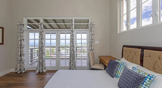 Seaview Townhouse B by Barbados Sotheby's International Realty, Book Hotel 3-stjernede hoteller i Saint James, 3*