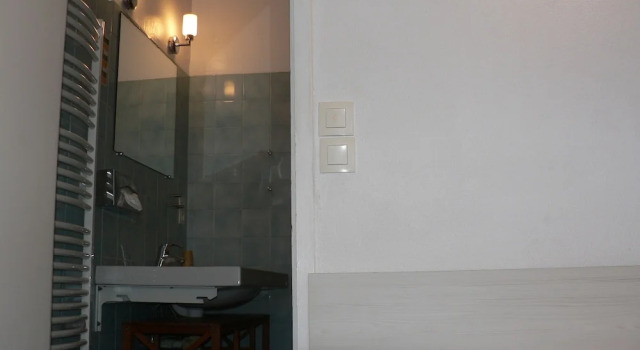 Четырёхместный номер Standard с балконом Hôtel Les Alizés