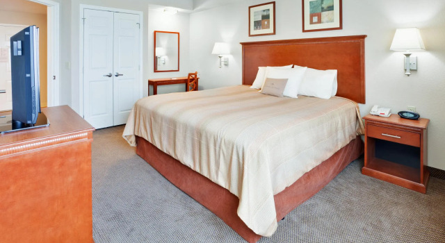 Двухместный люкс Candlewood Suites Hazleton by IHG