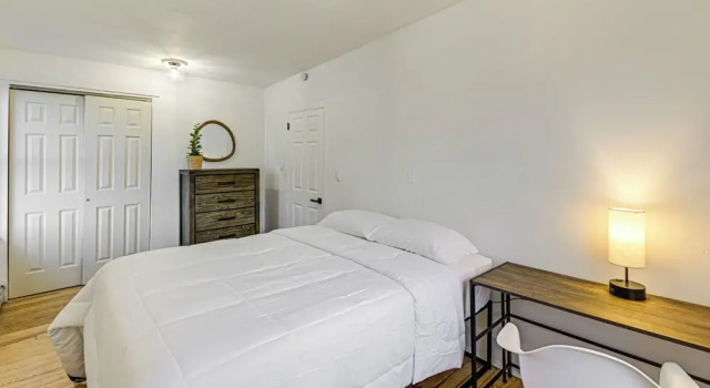 NYC Area Apartment on Hudson River!, Book Lejlighed Hoteller i New York State med parkering, Parkering
