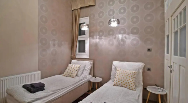 Апартаменты Luxuryflat Near Centre On118 Sqm, 3br,2bth,8bed,Ac
