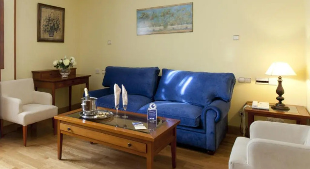 Полулюкс Hotel Casona de la Reyna