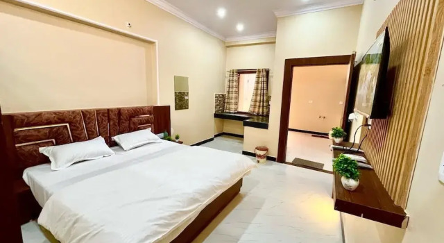 Raghav ji home stay, Забронировать Отель «постель и завтрак» Орчха штат Уттар-Прадеш