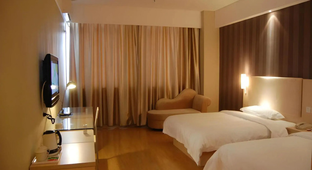Nanning Jintone Hotel Jiangnan Branch, Rezerwuj Hotel Hotele w Nanning z parkingiem, Parking