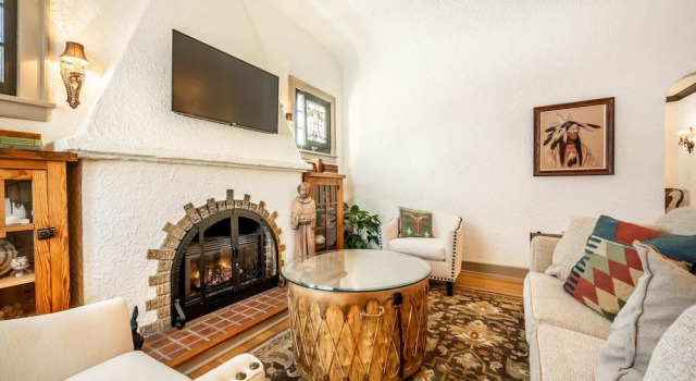 Коттедж 5BD Houseblocks From Broadmoor Fireplacecheyenne Canon & Gorgeous Views!
