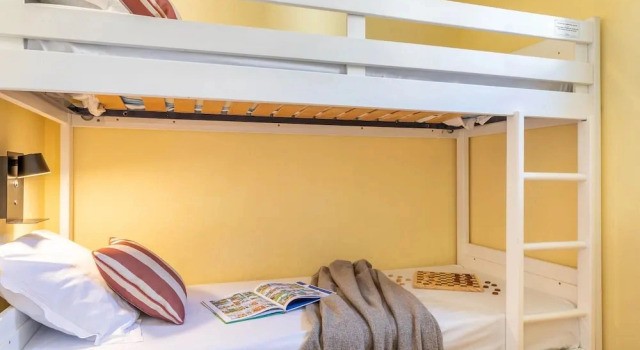 Riverfront Family Stay With Balcony