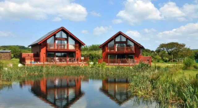 Коттедж Swallow Lodge with Hot Tub, dogs welcome sleeps 8, Great resort Facilities