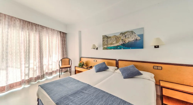 Двухместный номер Standard с балконом и с частичным видом на океан Hotel Voramar Mallorca
